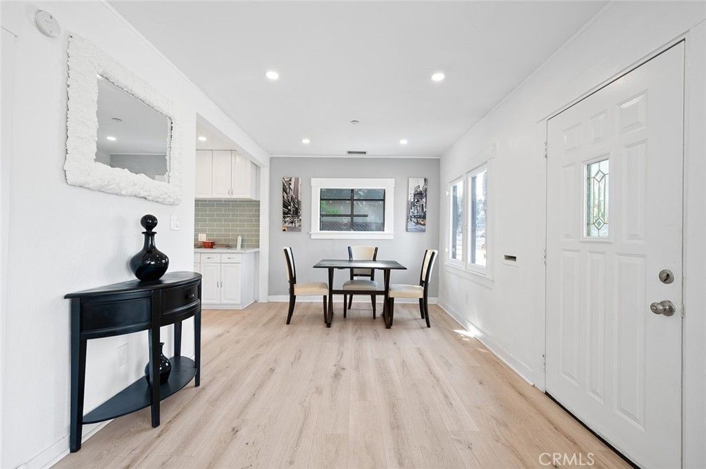 listing image 130724094517626106501