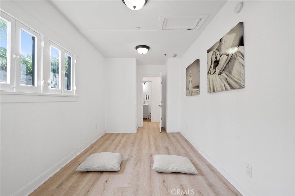listing image 130721882898554997322