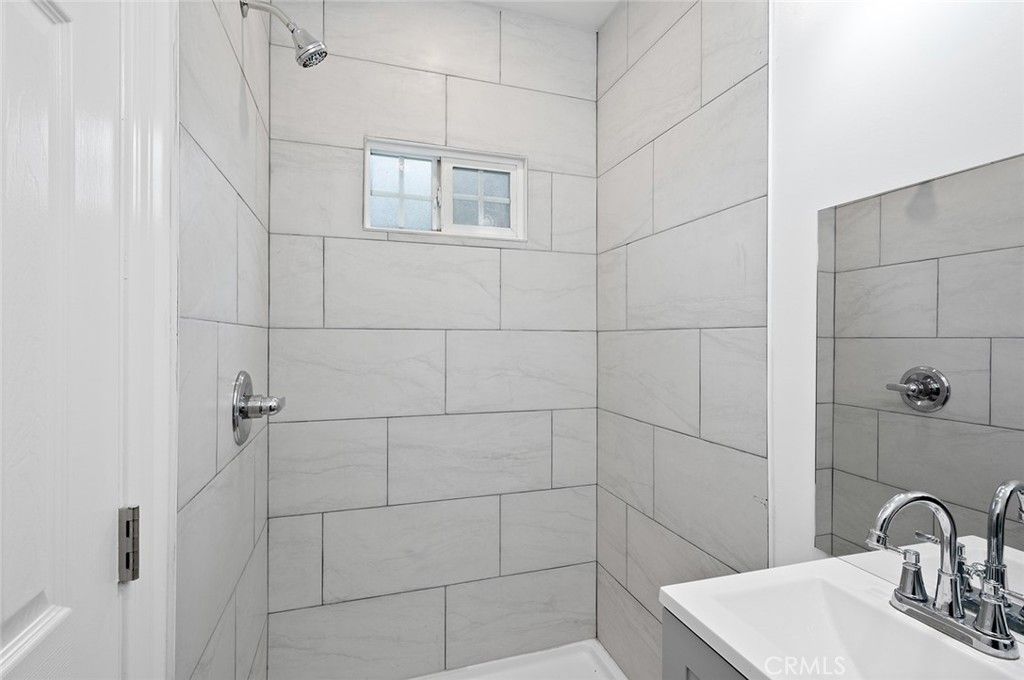 listing image 130729907906925274863