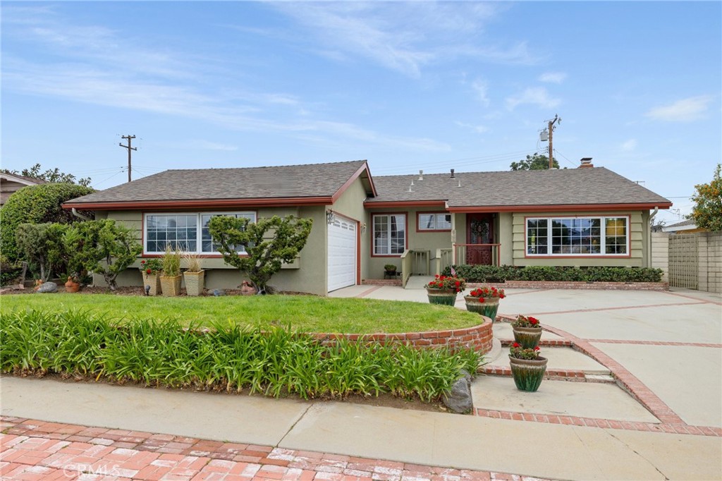 810 Inola Court