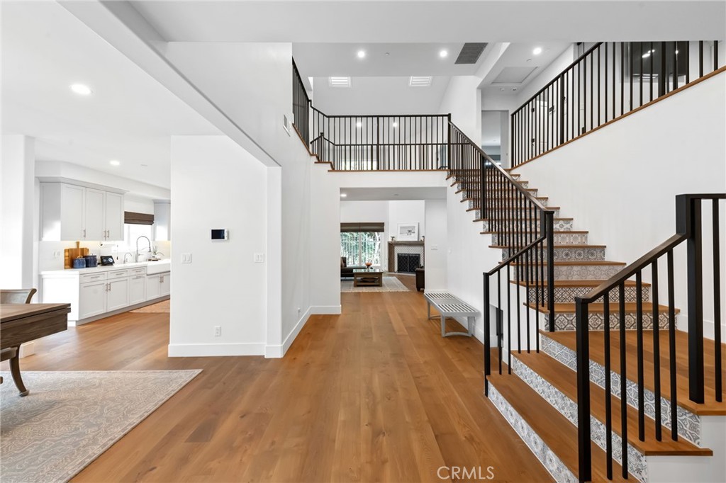 48 Village Circle
