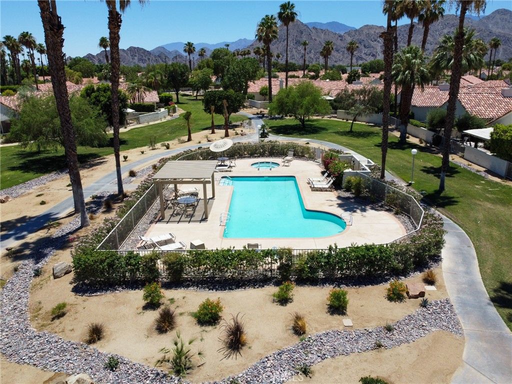 listing image 130729226336302866580