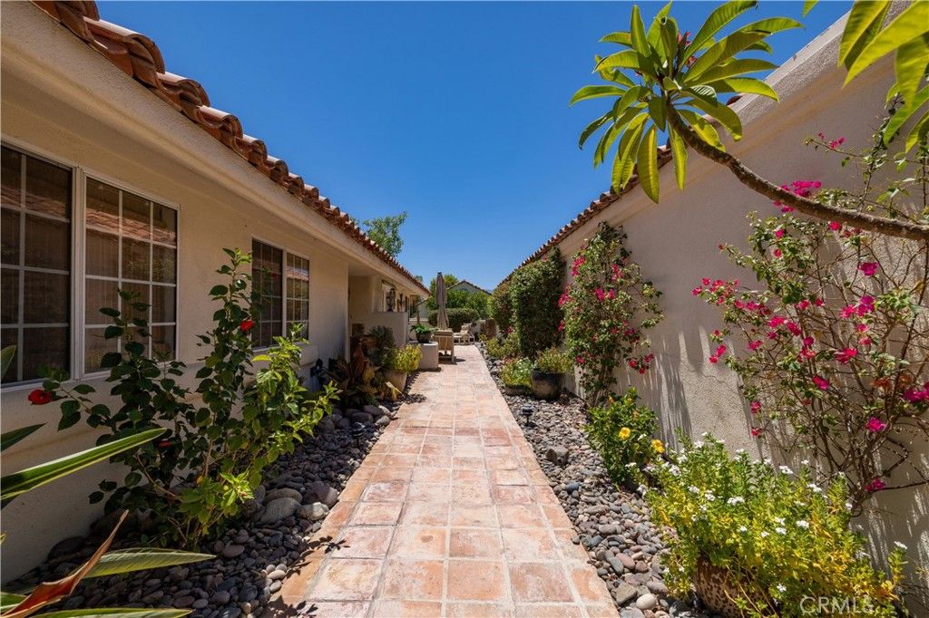 listing image 130724754736874206339
