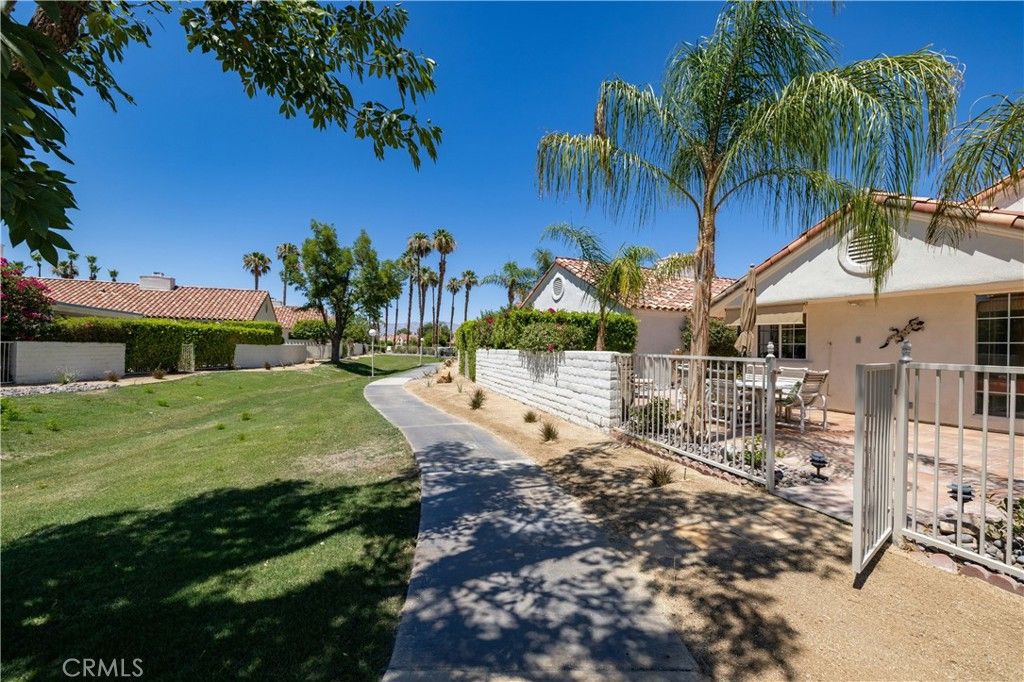 listing image 130720410338155405411
