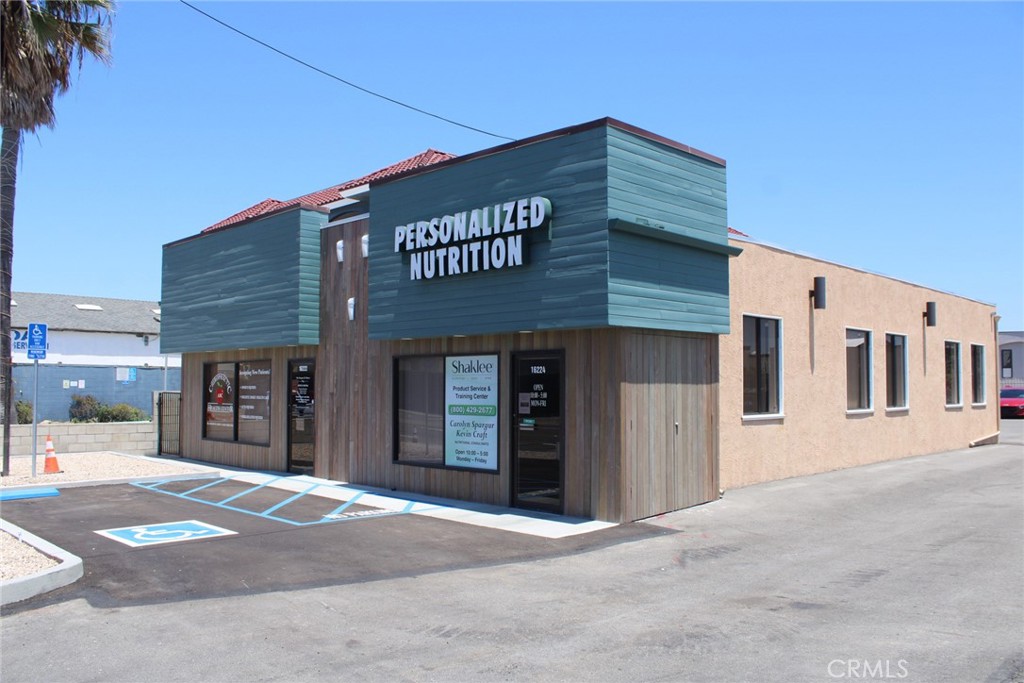 Ideal for a number of businesses, this prominent location on Pacific Coast Hwy. offers exceptional visibility and accessibility. Presently a Nutrition Center with a neighboring Chiropractor Office. This space is perfectly situated for a wide range of establishments. Twelve parking spaces including a handicap spot plus additional parking nearby if needed. Two bathrooms, a storage area and a storage closet. Front and back entrances for safety and convenience. Long counter area, shelves and fridge may all be included with lease. Tenant responsible for electric bill and interior cleaning service.