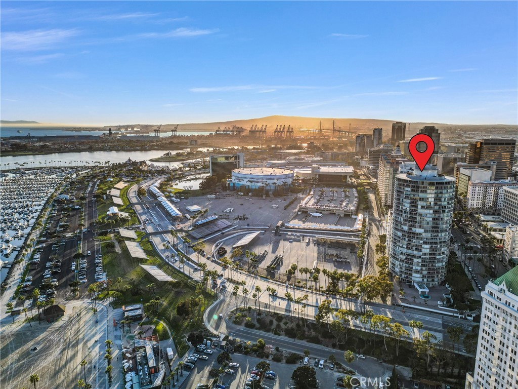 700 E Ocean Boulevard 3007