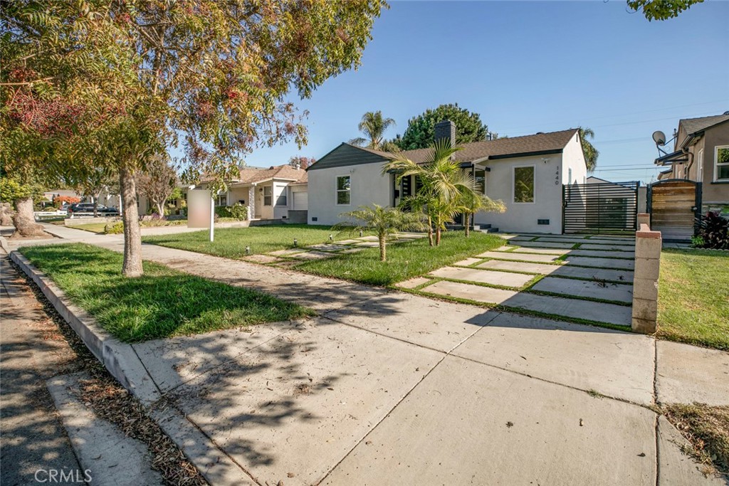 1440 N Maple Street