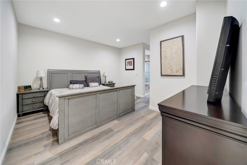 1101 N Maclay Avenue 10