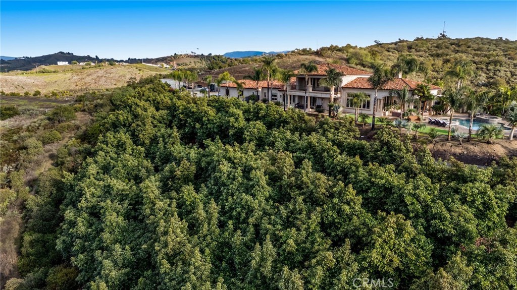 43650 La Cruz Drive