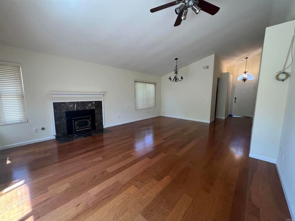 listing image 130724550359406473056