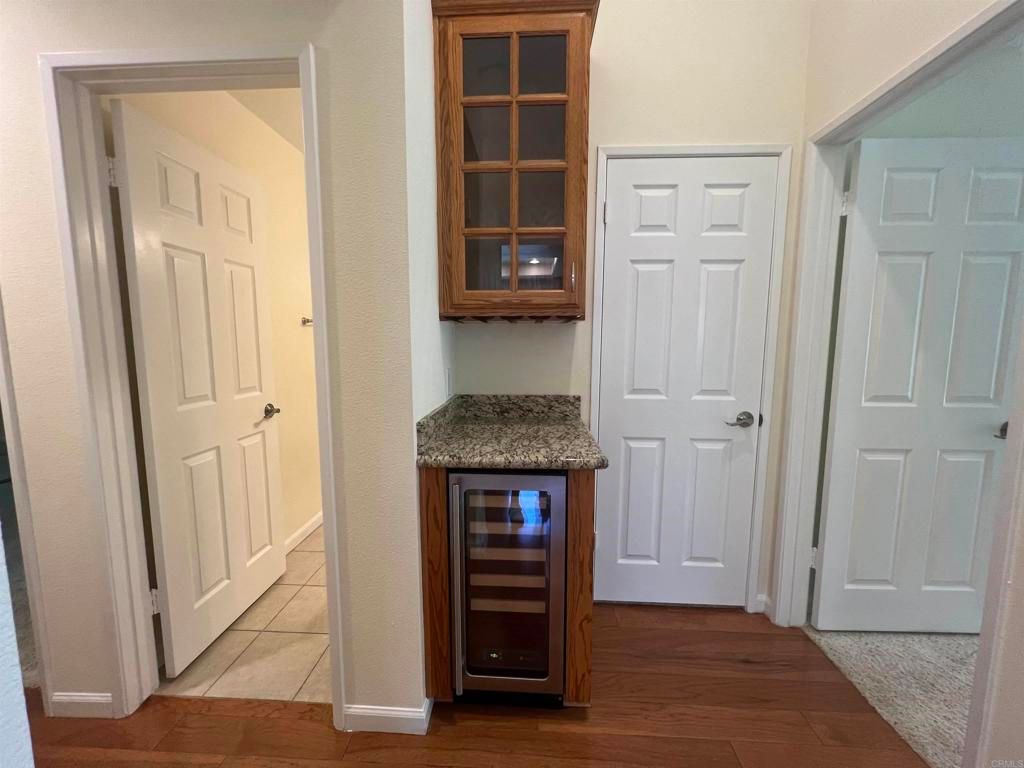 listing image 130728656475617137516