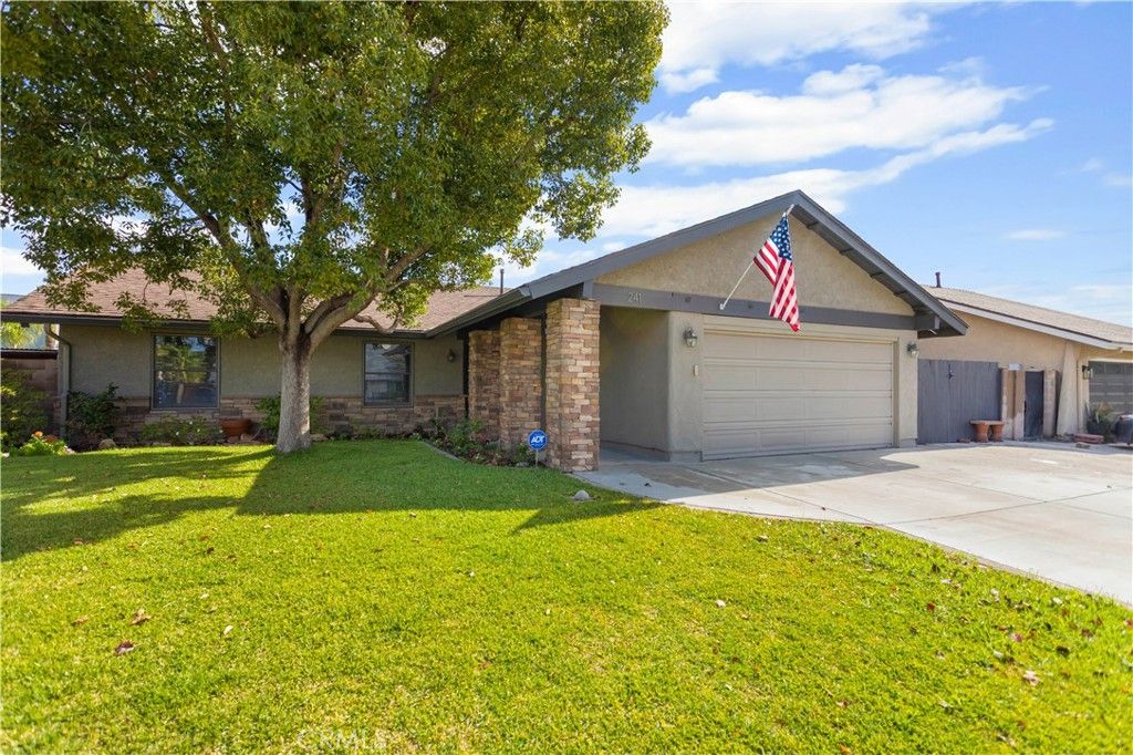 listing image 130729534026870666380