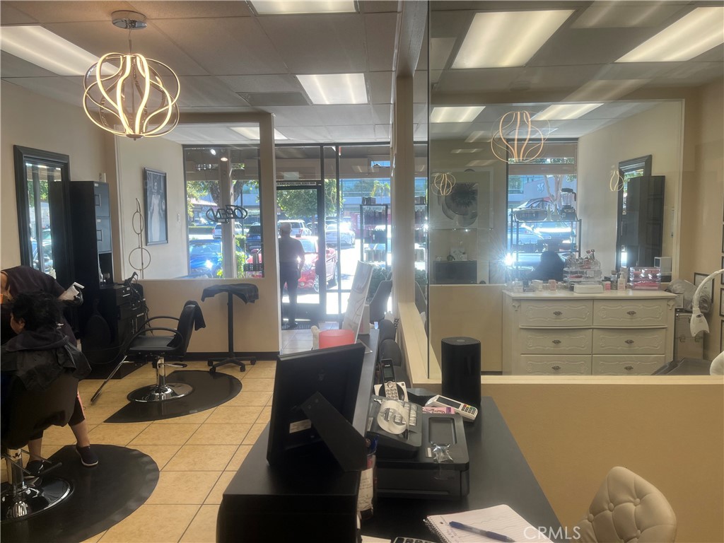 Beautiful and cozy salon in Orange with an excellent location, surrounded by businesses and apartments. Across the streets from St. Joseph Hospital.
Recently renovated, has 2 private stations, + 5 hair stations with mirrors. 2 shampoo bowls, 1 restroom, 1 kitchen/table withb refrigerator, coffee maker, 1 office and waiting room.The salon was beautifully designed. The private rooms are rented out.This is a great opportunity!