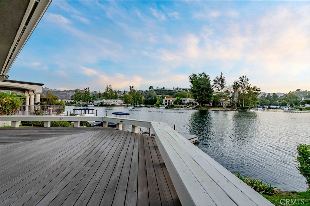 Westlake Island (711) - Residential