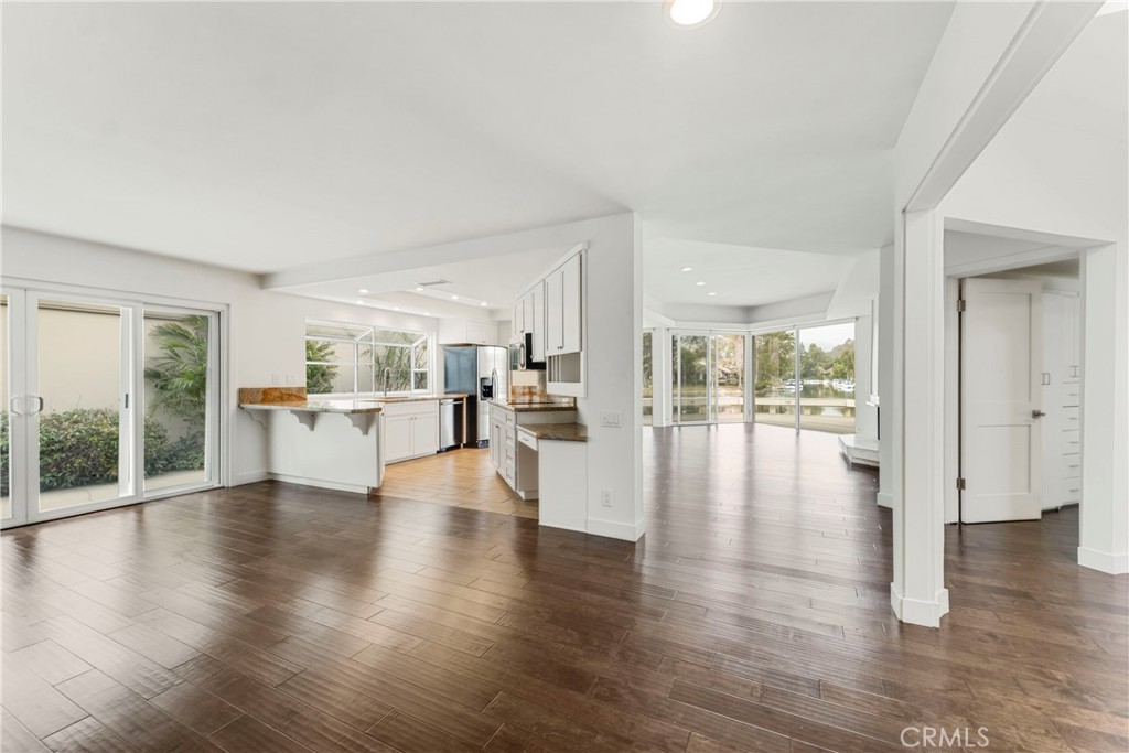 Westlake Island (711) - Residential