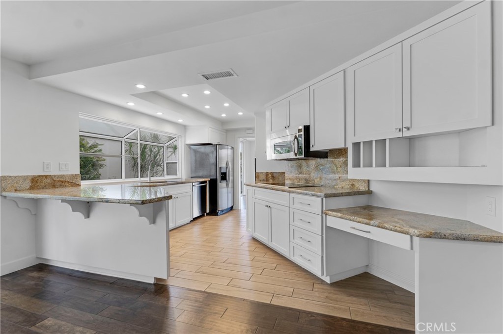 Westlake Island (711) - Residential