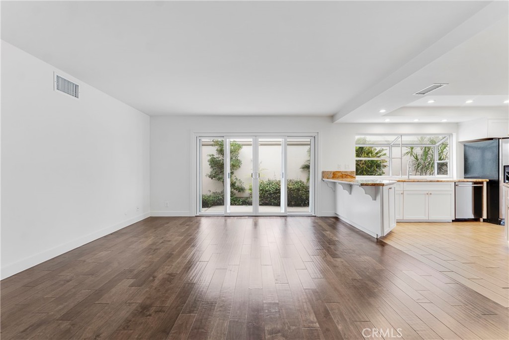 Westlake Island (711) - Residential