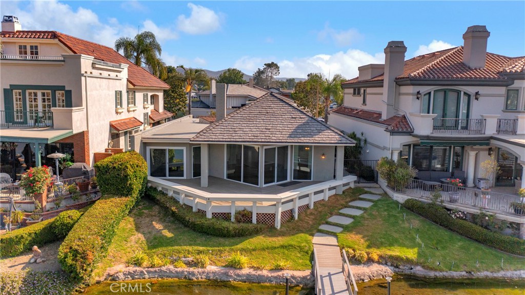 Westlake Island (711) - Residential