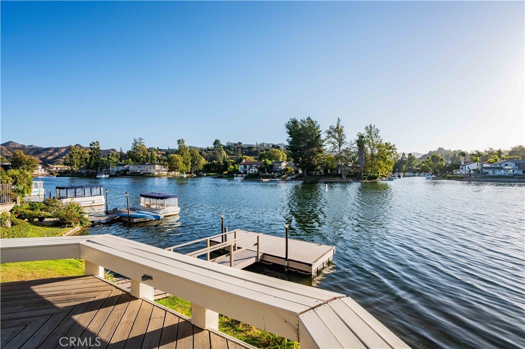 Westlake Island (711) - Residential
