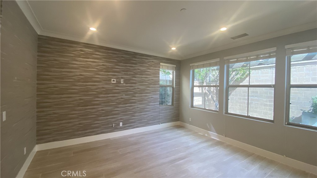 32 Larkfield