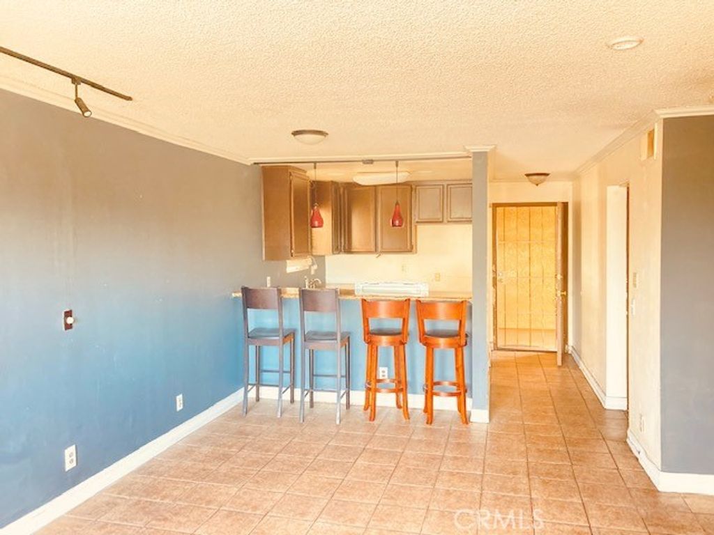 listing image 130724339066829929006