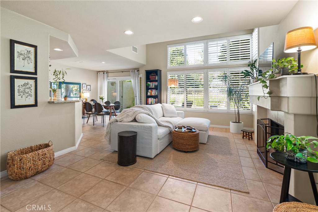 3733 Calle Joaquin