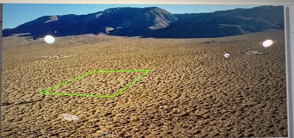 2.5 acres in picturesque Johnson Valley! Enjoy unmatched privacy, serenity, and breathtaking views. Located near the Johnson Valley ORV area, this property is perfect for off-roading and camping enthusiasts. It’s also home to the world-famous "King of the Hammers" event, drawing tens of thousands of visitors annually. Ideal for horse lovers, with starry skies and panoramic views of the Big Horn Mountains to the south and Fry, Ord, and Rodman Mountains to the north.
This property may support limited camping. It’s 37 miles from Joshua Tree National Park (with 3 million annual visitors), 37 miles to Big Bear Lake, 55 miles to Palm Springs, and 120 miles to downtown Los Angeles. Adjacent to BLM open space, with nearby off-road trails in Rattlesnake Canyon.
The Johnson Valley Community Center offers weekend breakfasts and activities.