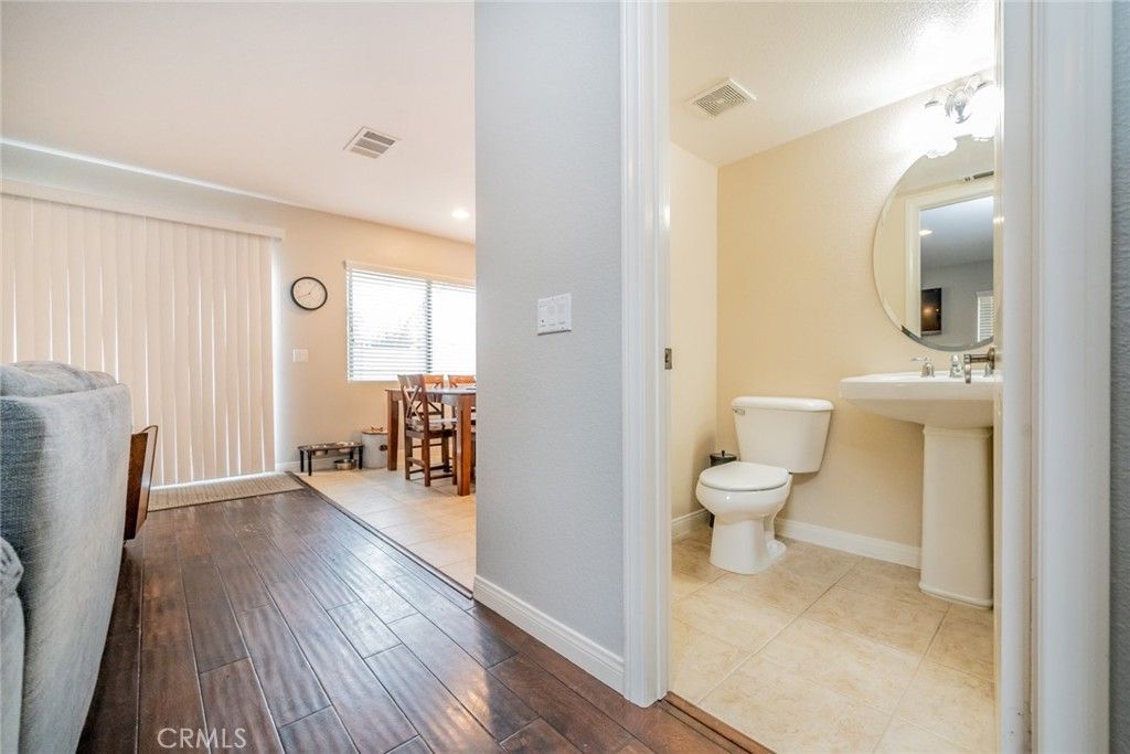 listing image 130727642776025375545