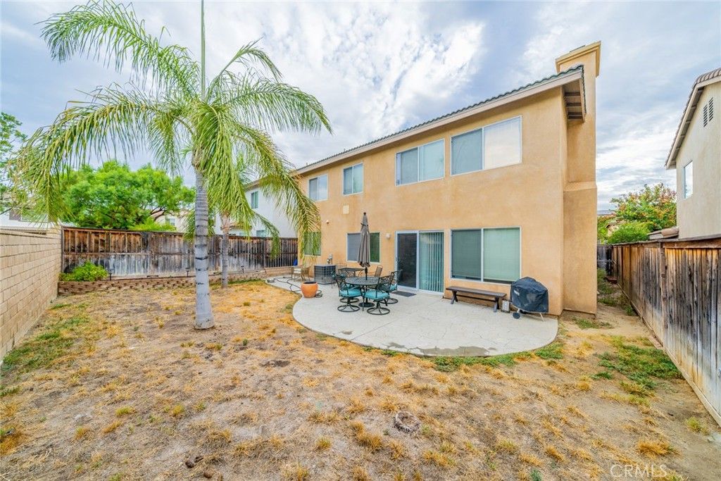 listing image 130720461377652994687
