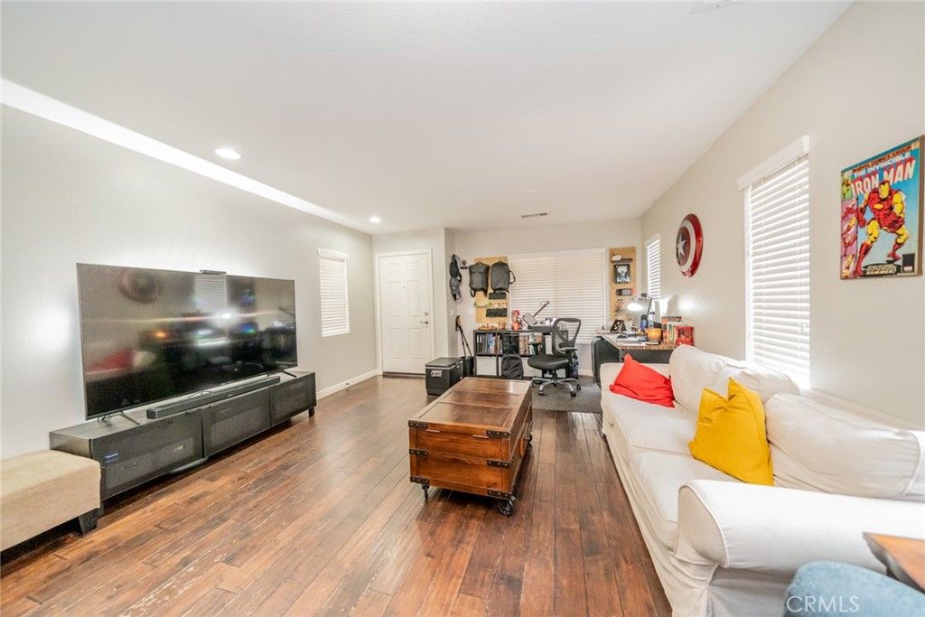 listing image 130725974705306543090