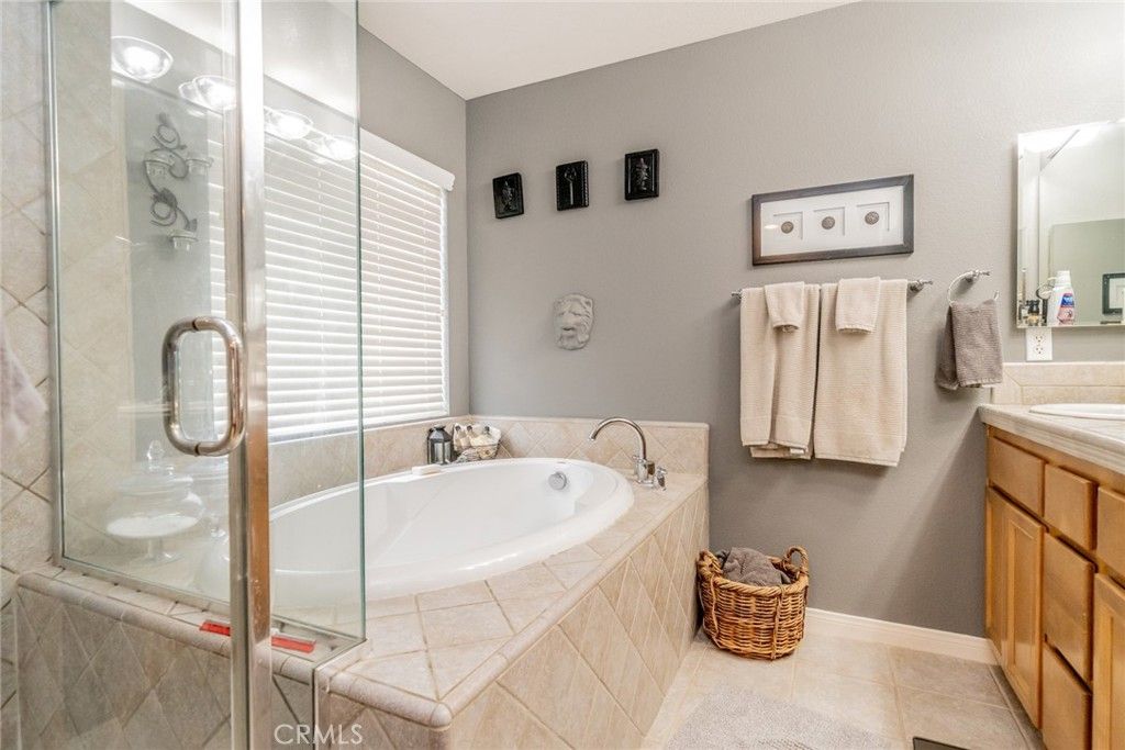 listing image 130728500402749113448