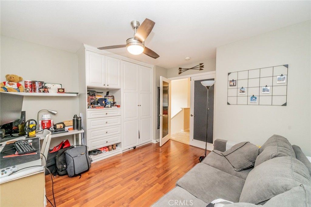 listing image 130727387175674071108