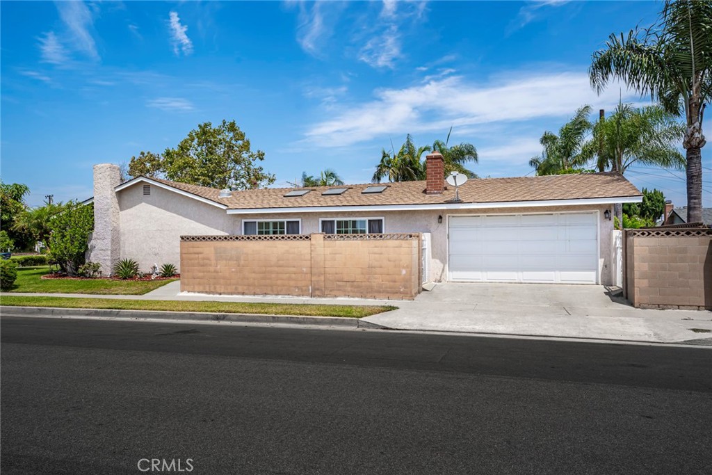 Photo 4 of 42 of 12202 Canter Street house