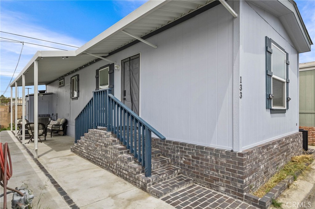 ** MOTIVATED SELLER**
Welcome to Gardner's Park community. This BEAUTIFUL RECENTLY BUILT (2022) mobile home is ready for the next buyer. Did I say recently built? YES - it is and you don't want to miss this opportunity. Featuring 2 bedrooms and 1 bath, this home offers a cozy space to call it home. NEW appliances, NEW Flooring, NEW Kitchen and much more..... COME see me today!!!