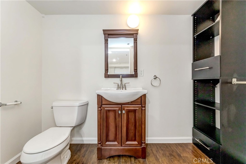 Photo 18 of 35 of 909 S Gramercy Place 3 townhome