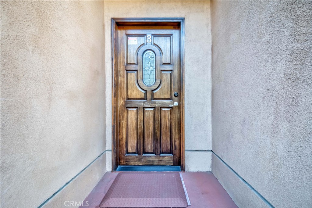 Photo 4 of 35 of 909 S Gramercy Place 3 townhome