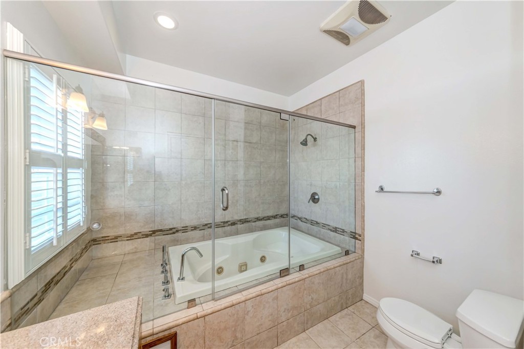 Photo 31 of 35 of 909 S Gramercy Place 3 townhome