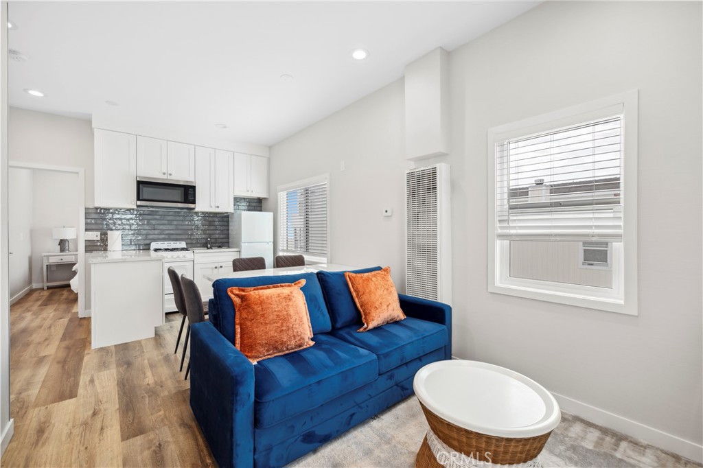 Balboa Peninsula (Commercial) (BPCD) - Residential Income