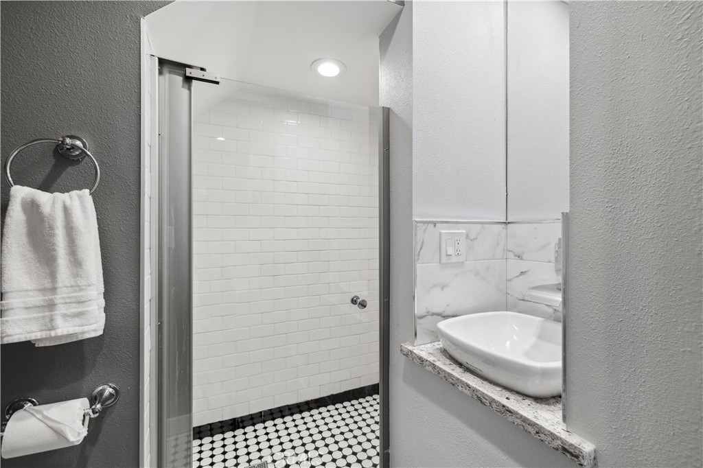 Balboa Peninsula (Commercial) (BPCD) - Residential Income