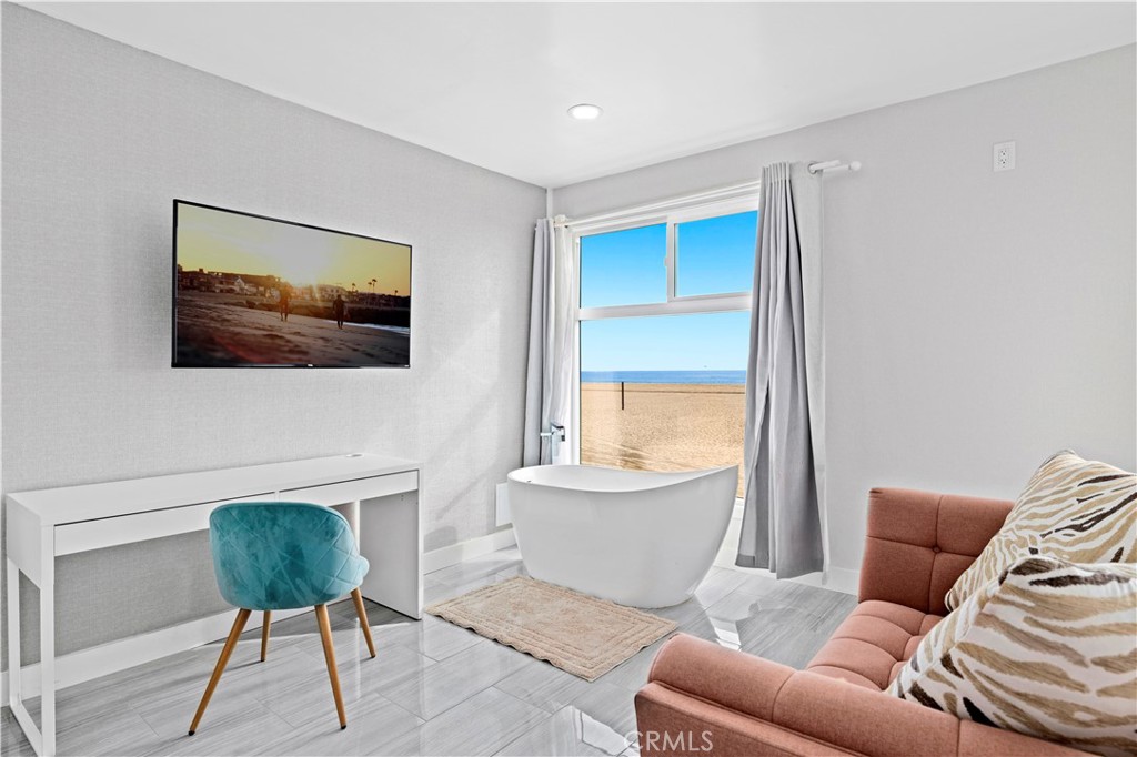 Balboa Peninsula (Commercial) (BPCD) - Residential Income