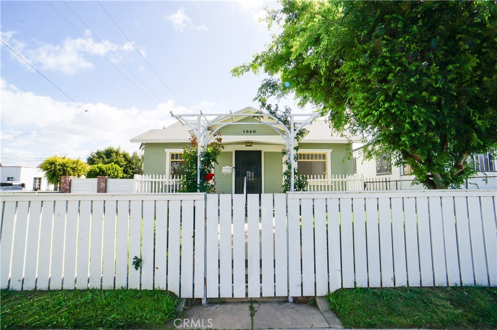 1840 Pasadena Avenue