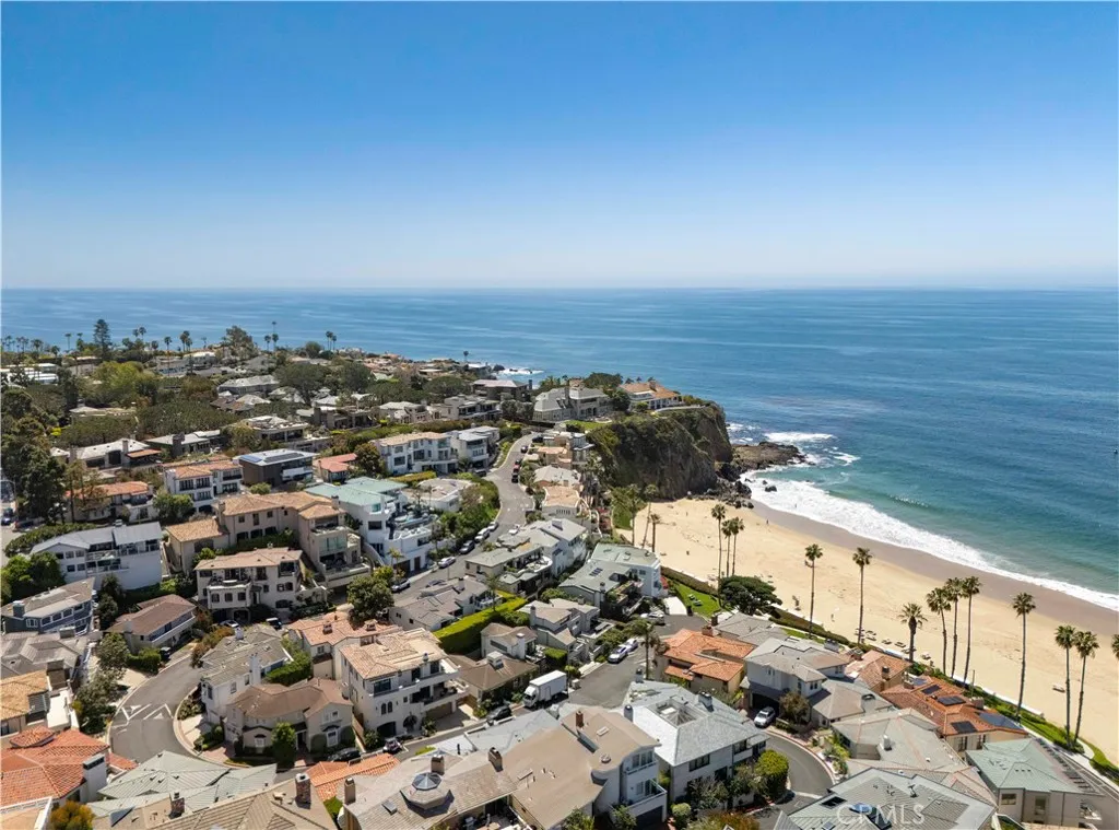 Laguna Beach, California 92651, United States, 3 Bedrooms Bedrooms, ,2 BathroomsBathrooms,Residential,Active,108678
