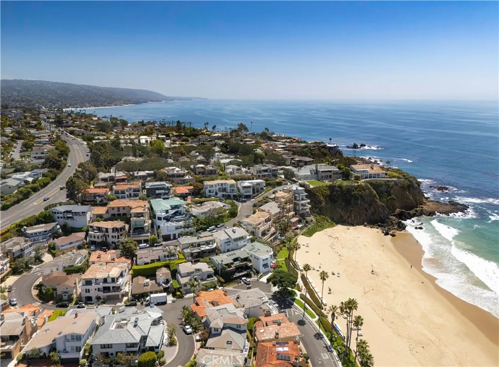 Laguna Beach, California 92651, United States, 3 Bedrooms Bedrooms, ,2 BathroomsBathrooms,Residential,Active,108678