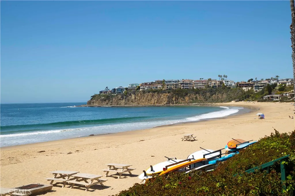 Laguna Beach, California 92651, United States, 3 Bedrooms Bedrooms, ,2 BathroomsBathrooms,Residential,Active,108678