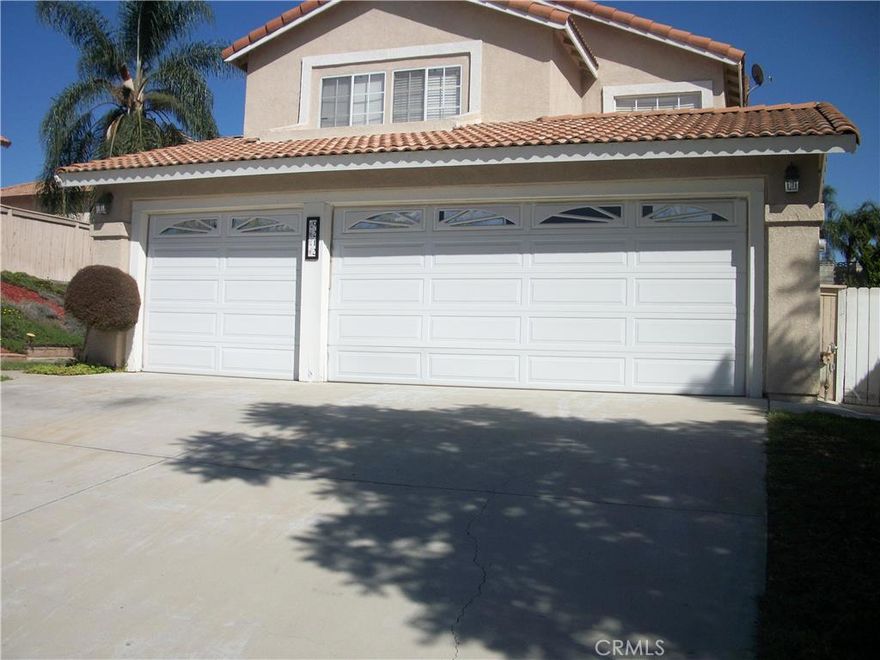 Beautiful Riverside Home located in the desirable area of Orange Crest. Close, but not too close to schools, parks, and shopping centers.  Freshly painted downstairs! New carpets, and title floors through out home, including closets, Beautiful Granite counter tops, and Island in kitchen, and plenty of cabinet space including a pantry. Nice sized family room w/fireplace off from kitchen. Formal Dining Room. Inside laundry room.  Master suite is very specious, and has his & her closets.