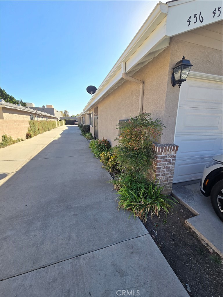 454 W Meda Avenue
