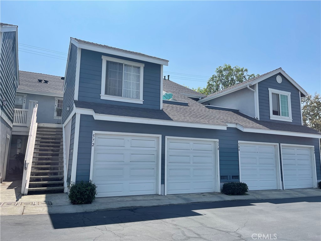 Step into the beautiful community of Stone Harbor, and you'll understand why this is the place you wish to call home. This Residence features 2 Bedrooms and 2 Bathrooms. Home boasts an updated kitchen showcasing a granite countertop with all stainless steel appliances, gas range & oven, dishwasher, and refrigerator. Plentiful cabinet space with a white finish. Fresh paint adorns the interior, laminate wood flooring throughout, and window coverings with custom blinds. The Master bath has quartz countertops & polished chrome faucets. Very convenient location, several minutes walking distance to the community pool. About 5 minutes driving distance to Costco, Westridge Plaza (Walmart, Sam's club, Gas station, Lowe's, Kohl's), and Westridge golf club. About 10 minutes driving to Brea Mall. Several minutes’ driving distance to 57 and 5 freeway.