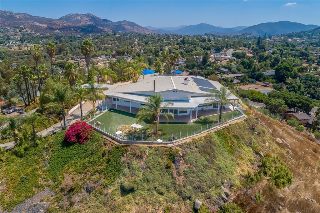 listing image 130720804881581976403