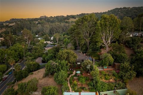 A home in Studio City