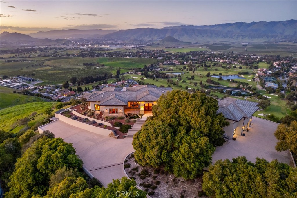 1015 Rimrock Lane